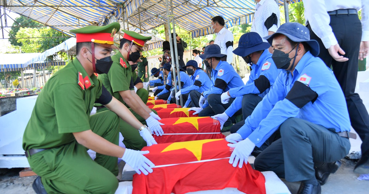 Kiên Giang: Truy điệu, an táng 20 hài cốt liệt sĩ hy sinh tại Campuchia