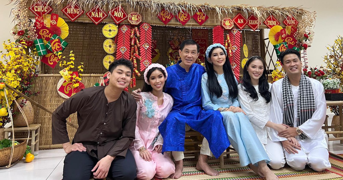 ‘Vua hàng hiệu’ Johnathan Hạnh Nguyễn: 'Năm nào tôi cũng phải là người xông đất'