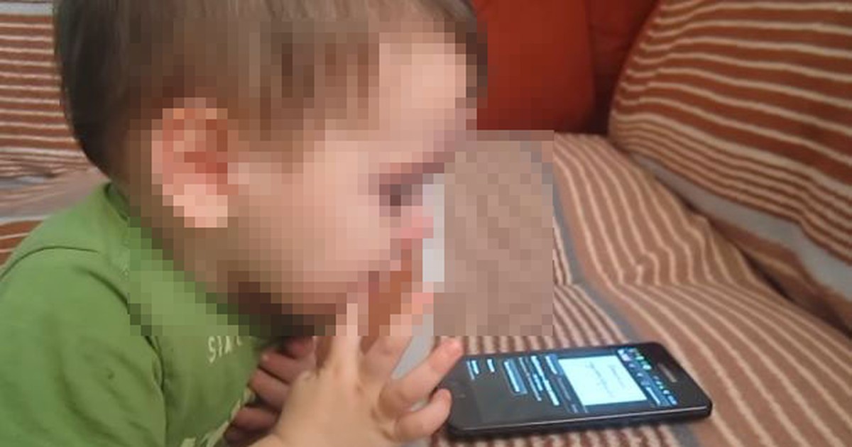 Có nên cho con nhỏ chơi điện thoại di động?