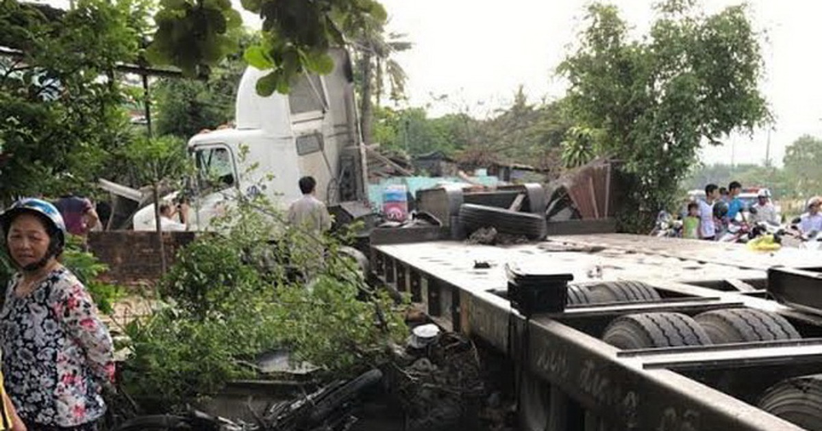 Tai nạn liên hoàn trên quốc lộ, cặp vợ chồng tử vong