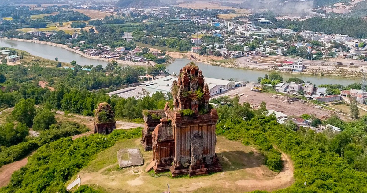 Tham quan tháp Chăm ở Bình Định bằng cách quét QR code