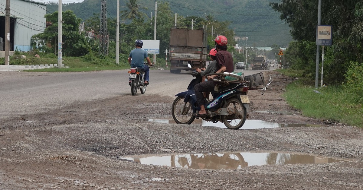 Nhiều đoạn QL19 đi qua Bình Định, Gia Lai xuống cấp, hư hỏng