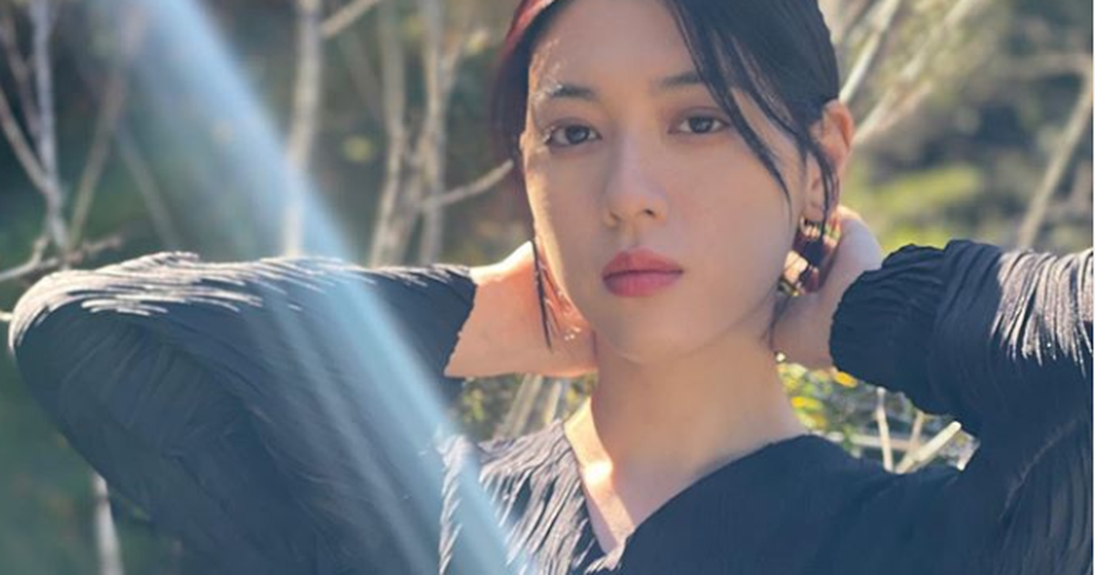 Người đẹp trong MV của Châu Kiệt Luân gây sốc vì tắm cùng bố đến 20 tuổi