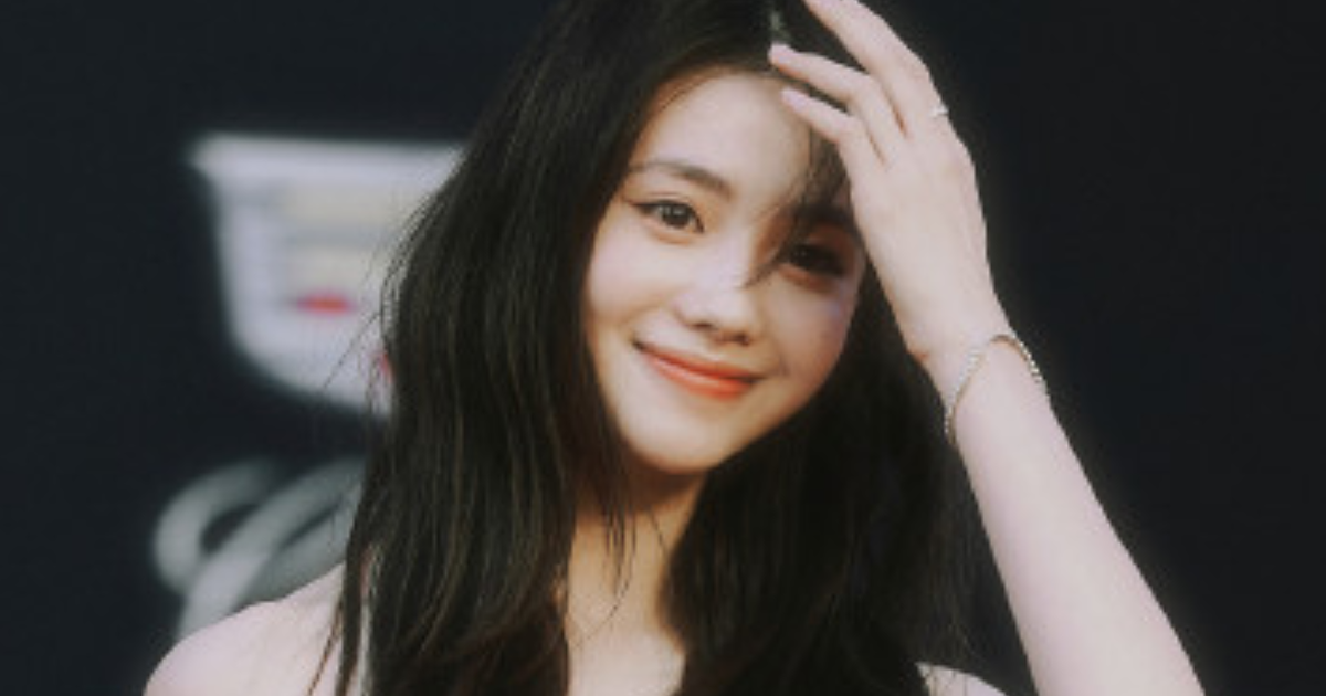 Nàng thơ mới của Trương Nghệ Mưu nổi bật với vẻ đẹp trong trẻo