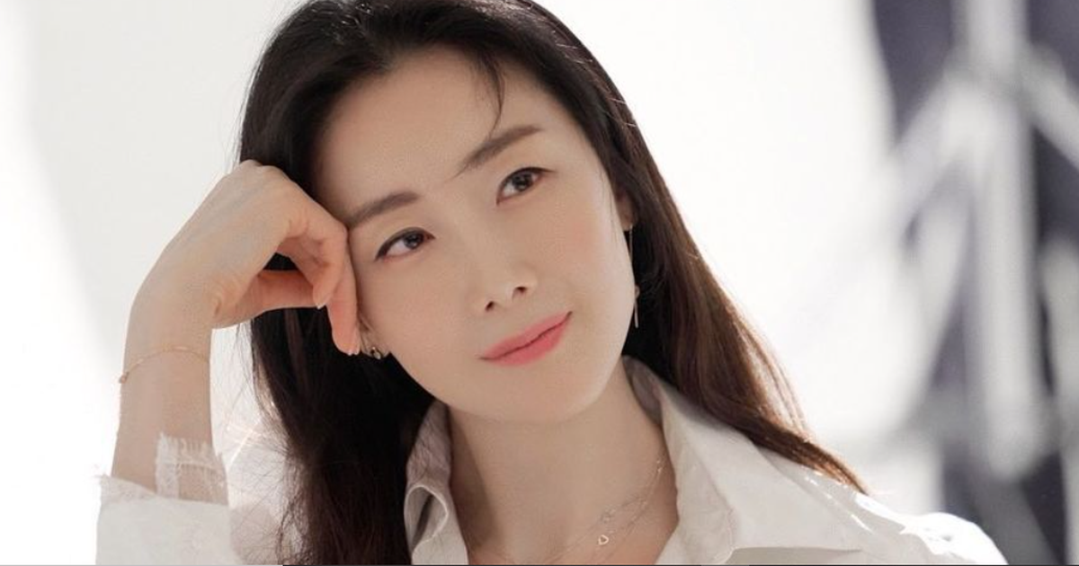 'Nữ hoàng nước mắt' Choi Ji Woo và sóng gió ở tuổi U50