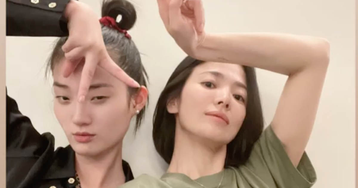 Song Hye Kyo trẻ trung với phong cách đời thường