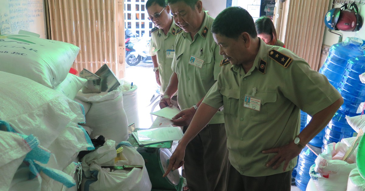 Nghi vấn gạo nhựa xuất hiện ở TP.HCM: Kiểm tra cửa hàng bán gạo