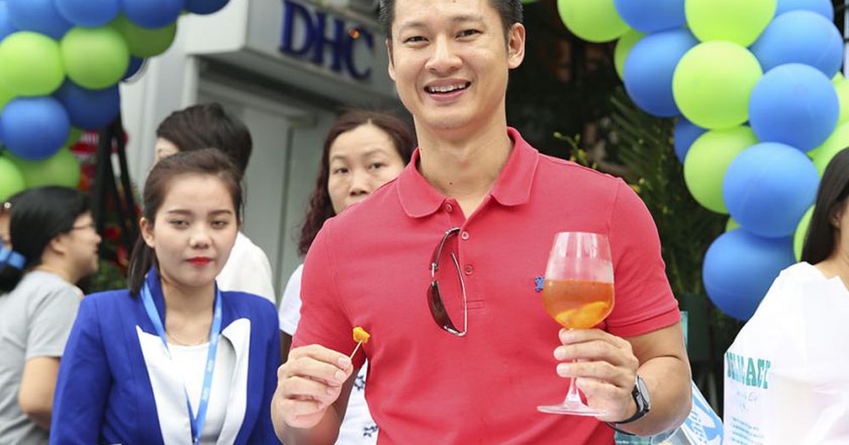 Khai trương 3 showroom mua sắm: Chợ tình của Boo, DHC, Delicacy