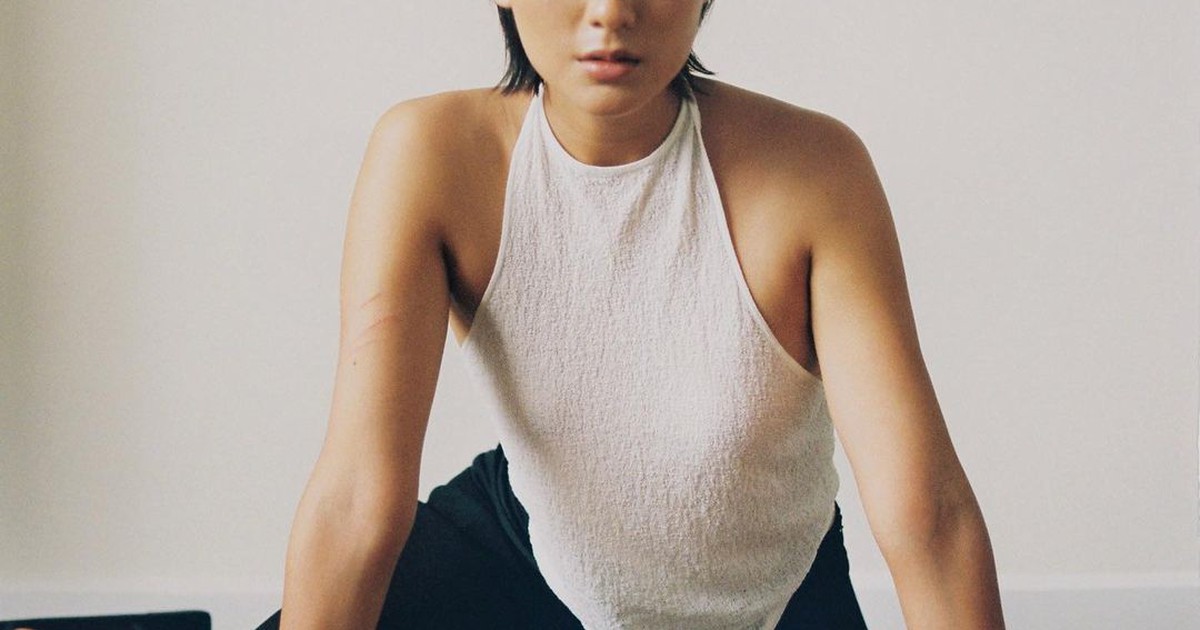 Fashionista Hồ Thu Anh pose dáng siêu chất trong bộ hình thời trang chụp tại nhà mùa dịch