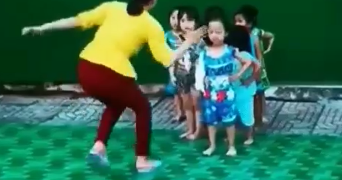 Cô giáo tát vào mặt trẻ: 'Chỉ là hành động điều chỉnh các em khi tập múa'?