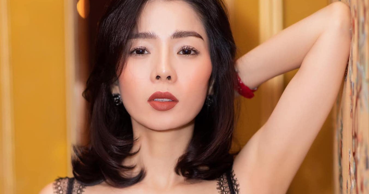 Lệ Quyên nói gì khi đăng ảnh đón giáng sinh cùng 'người yêu tin đồn'?