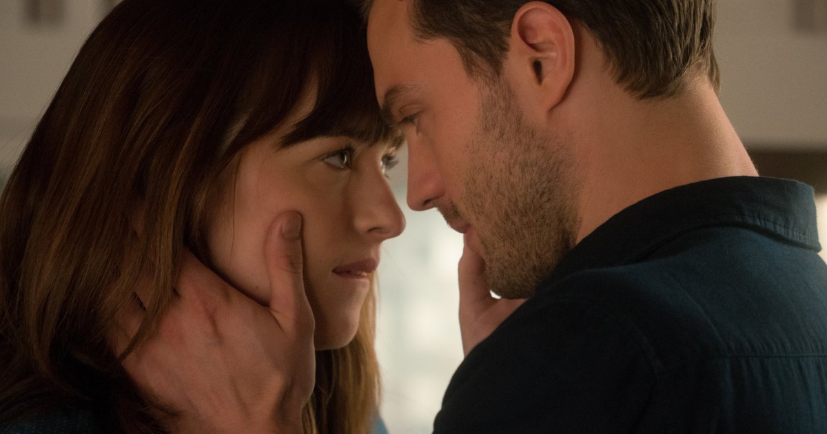 Dakota Johnson: Quá trình sản xuất ‘50 sắc thái’ thực sự điên rồ