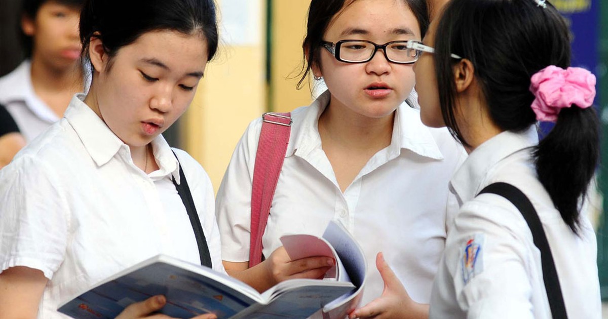 Điểm chuẩn trường chuyên tại Hà Nội giảm nhẹ