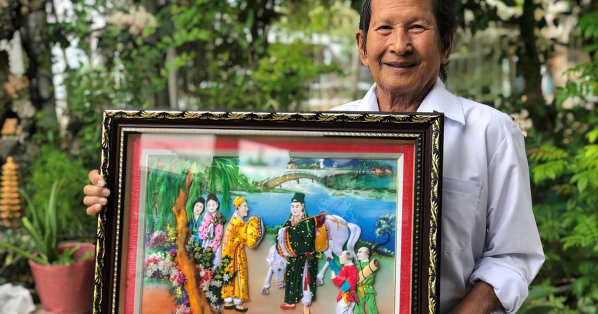 Truyền nhân cuối cùng của nghề tranh gói vải