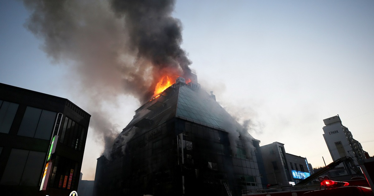 Cháy tòa nhà cao tầng ở Hàn Quốc, 18 người chết