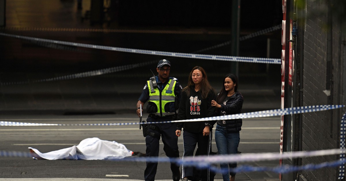 Tấn công bằng dao ngay trung tâm Melbourne, 3 người thương vong