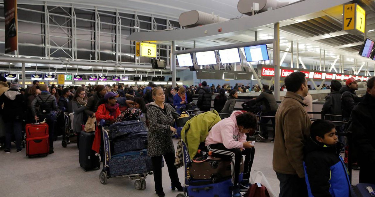 Nhiều sân bay Mỹ kiểm tra hành khách về viêm phổi lạ từ Trung Quốc