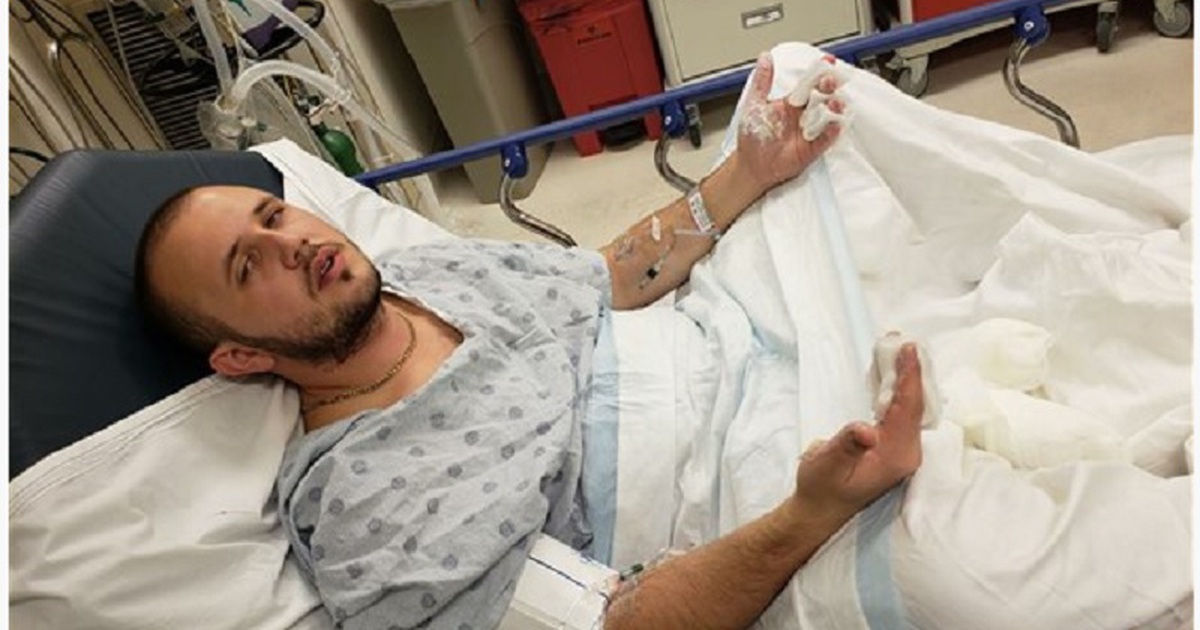 Bỏng cả chỗ nhạy cảm, khách hàng kiện Starbucks