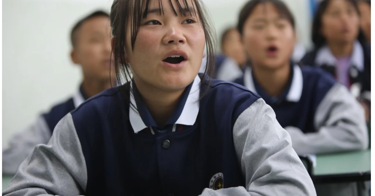 1,2 triệu học sinh được học miễn phí trong 15 năm để thoát nghèo