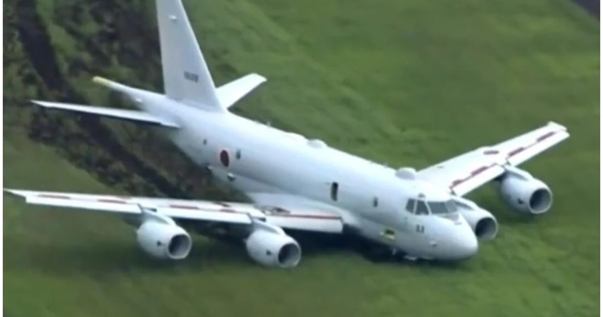 Máy bay săn ngầm tối tân của Nhật trượt đường băng