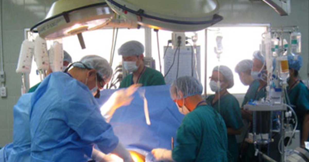 Mang trái tim vượt 1.000 km ghép cho bệnh nhân