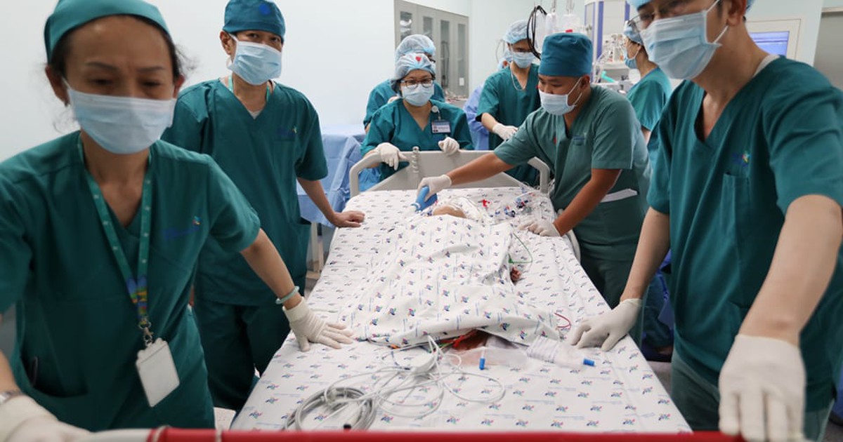Phẫu thuật thành công ca tách rời cặp song sinh dính nhau vùng bụng chậu