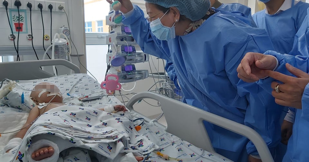 Song sinh Trúc Nhi - Diệu Nhi: Sức khỏe ổn định, hết sốt