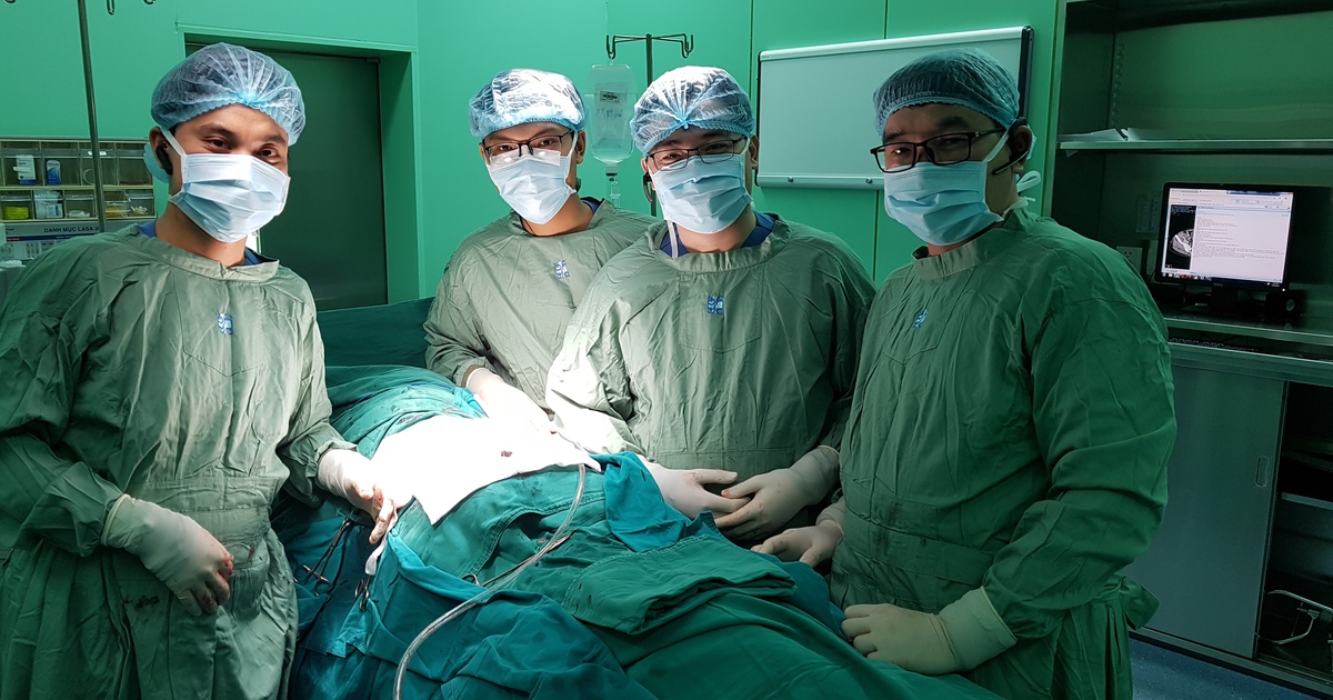 Lấy mảnh đạn 'làm tổ' nhiễm trùng nằm trong người bệnh nhân 40 năm