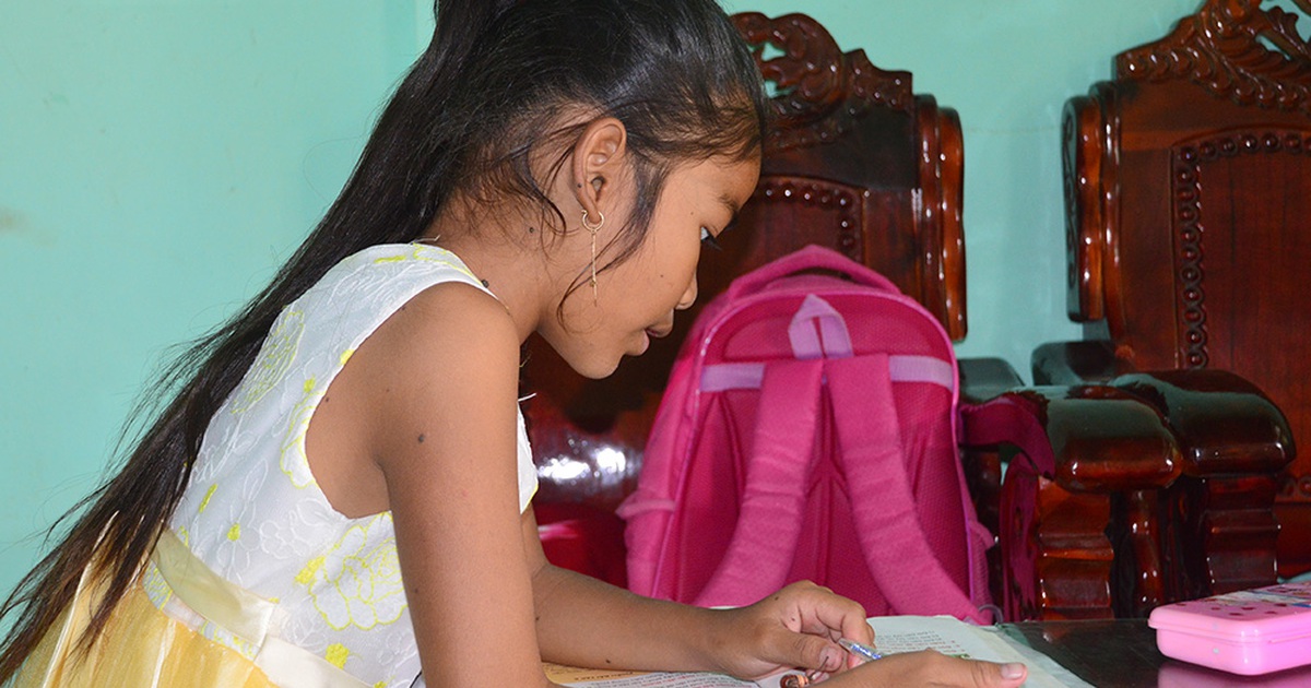 Vui tết của cô bé không còn mang 'mai rùa'