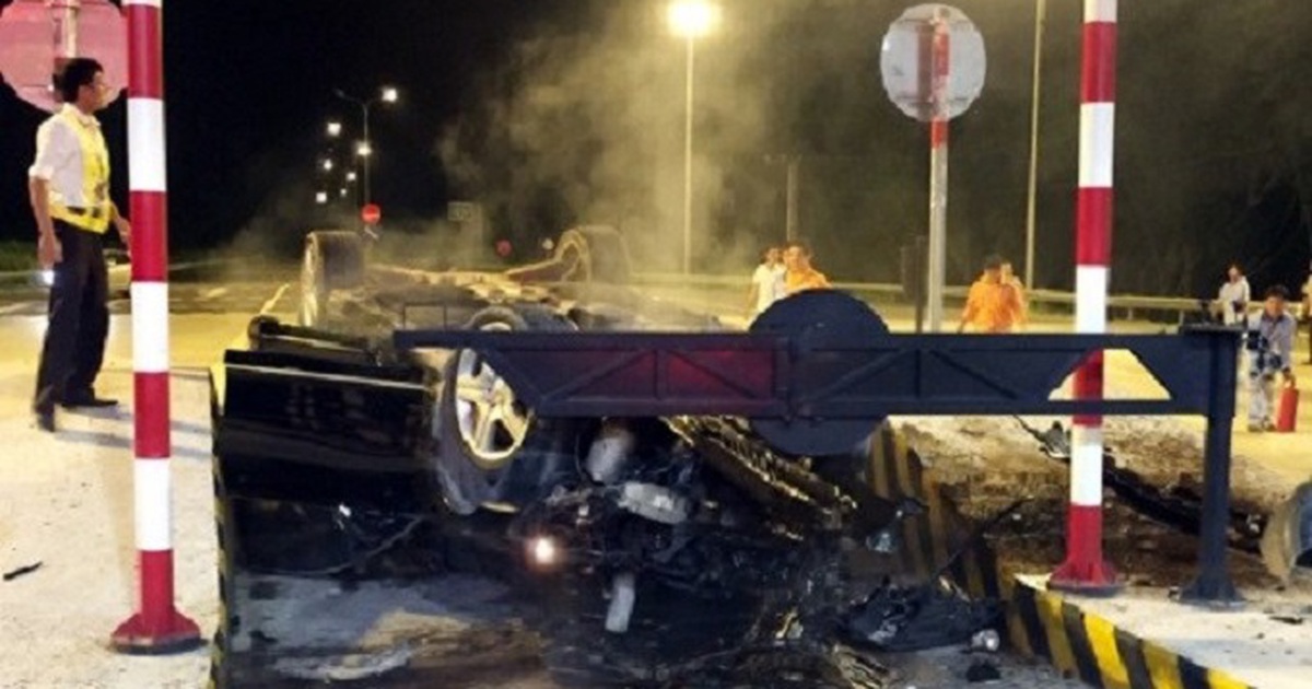 Từ vụ tai nạn Mercedes, luận bàn chuyện an toàn xe hơi Việt