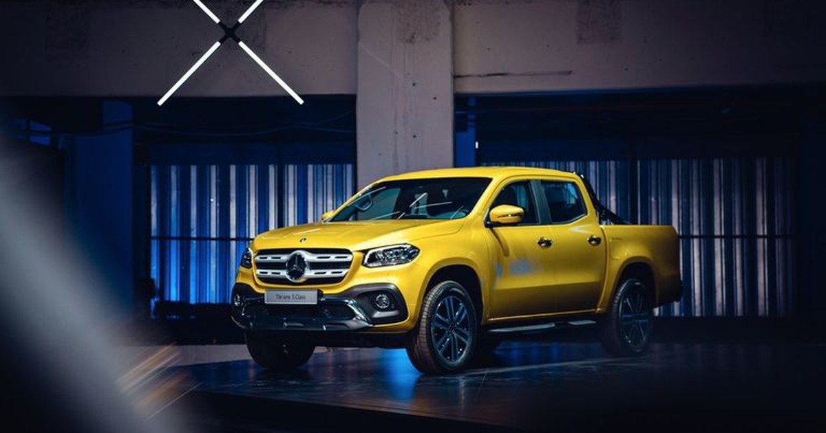 Bán tải hạng sang đầu tiên X-Class - Nissan Navara mang logo Mercedes
