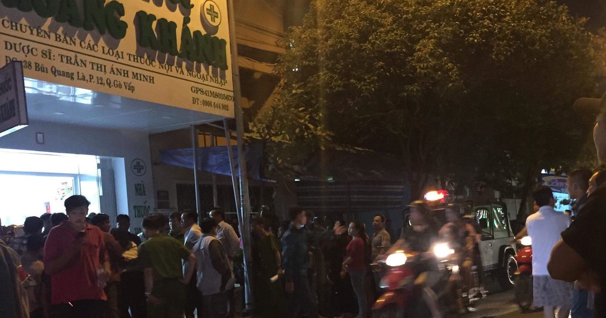 Đi mua thuốc, phát hiện chủ tiệm đã chết