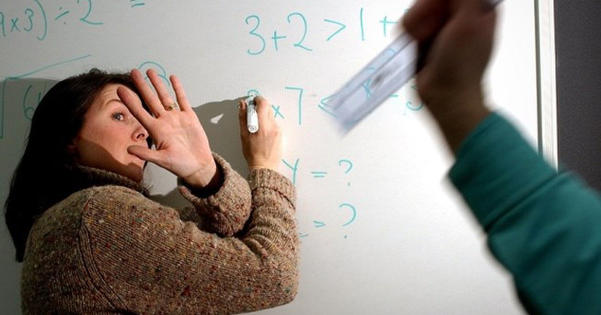 Xử phạt phụ huynh đánh giáo viên, đình chỉ cô giáo bạo hành trẻ