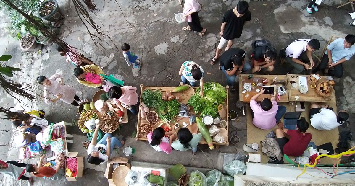 Sắm đồ tết ở Chợ quê giữa phố