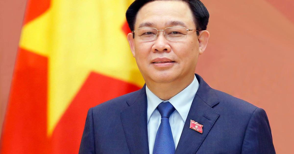 Chủ tịch Quốc hội Vương Đình Huệ lên đường thăm chính thức Hungary