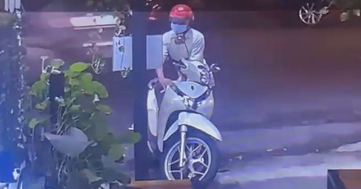 TP.HCM: Ngồi ăn tối bị trộm bẻ khóa lấy xe máy trong chớp mắt
