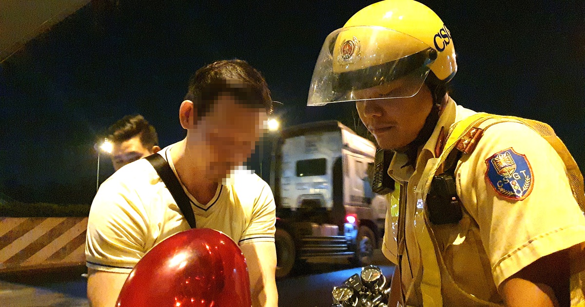 Việt kiều Pháp bị CSGT đo nồng độ cồn: ‘Uống 1 ly, bị giam xe, tức quá!'’