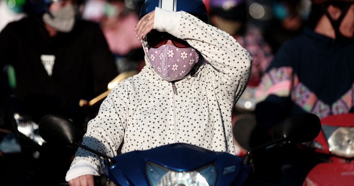 TP.HCM, Nam bộ nắng nóng hầm hập, cảnh báo tia UV rất cao