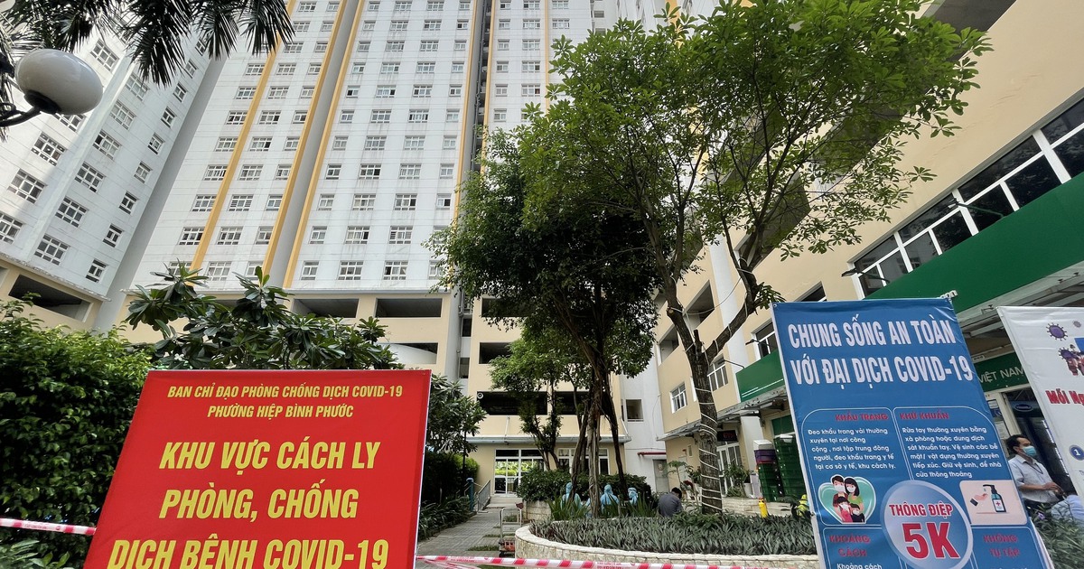 Người dân chung cư sát nhà ca nhiễm Covid-19 ở TP.HCM: Động viên hàng xóm, cách ly nghiêm ngặt