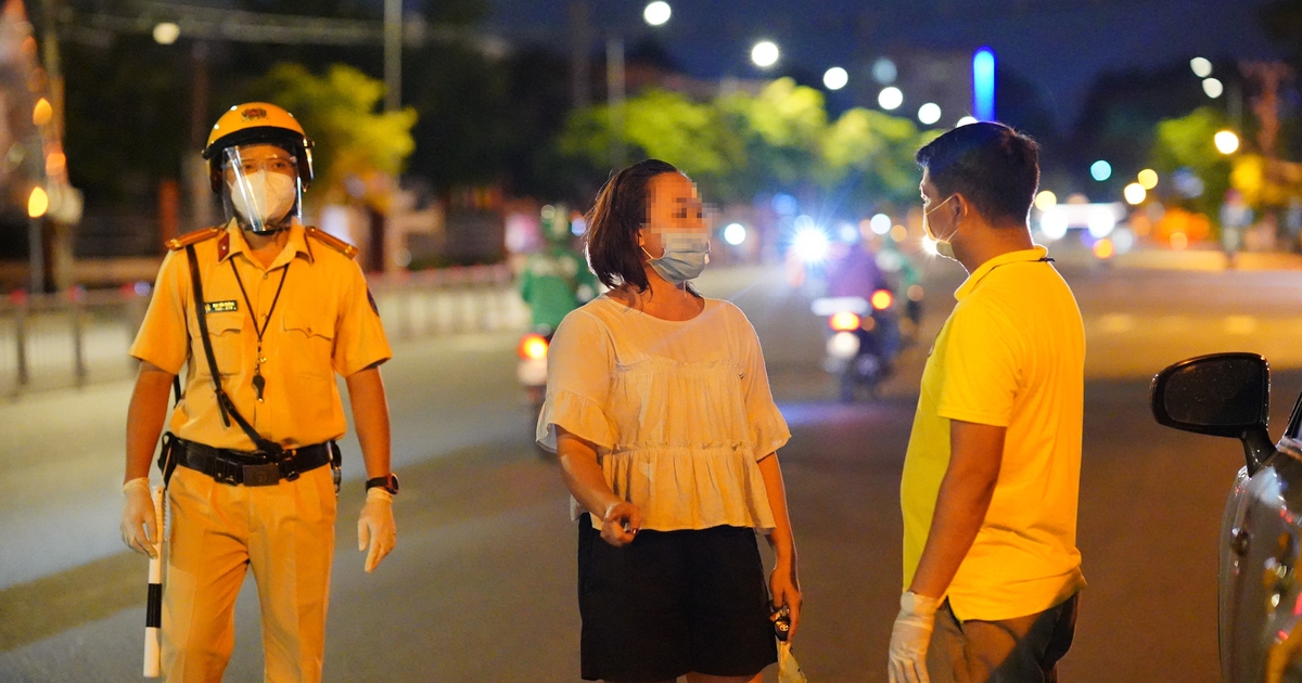 Mang rau Đồng Nai lên TP.HCM bị CSGT phạt 2 triệu: 'Trên đây mắc, sao mua nổi'