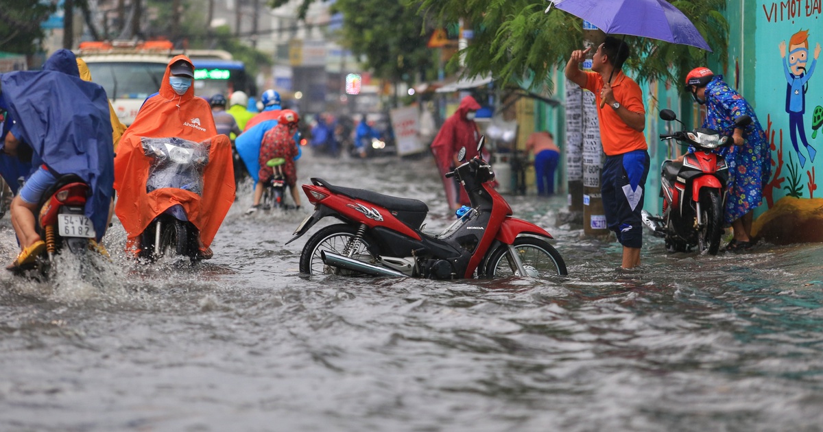 Thời tiết Nam bộ tháng 8: Khả năng mưa lớn, cần lưu ý khi du lịch biển