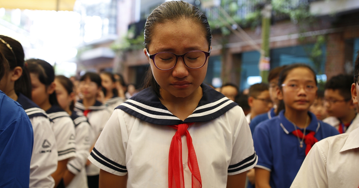 Buổi sinh hoạt dưới cờ đầy nước mắt của học sinh Trường Lương Thế Vinh