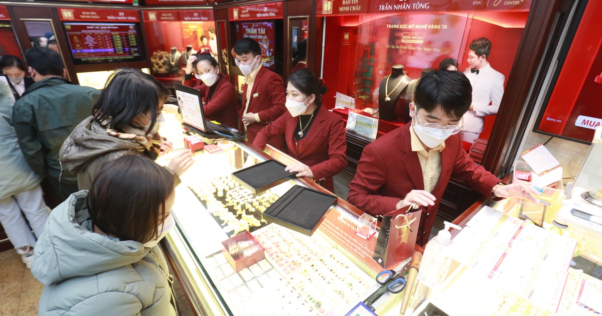 Giữ vàng từ đầu năm 2022 lãi bao nhiêu?