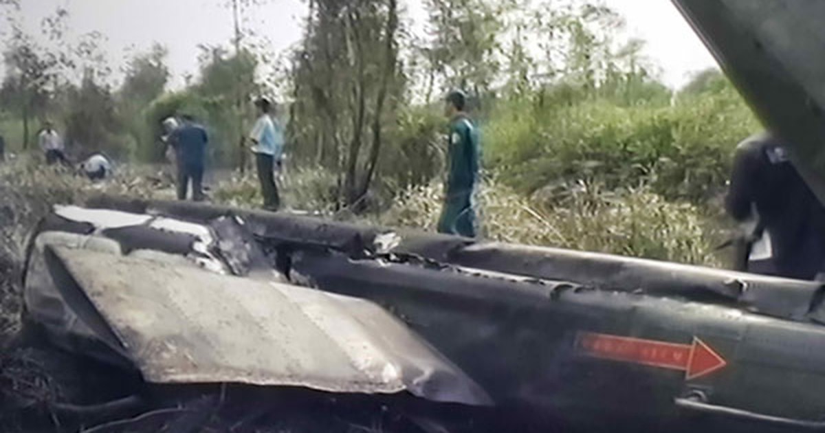 Trực thăng quân sự rơi, 4 cán bộ, chiến sĩ hy sinh: Phi công cố điều khiển máy bay tránh khu dân cư