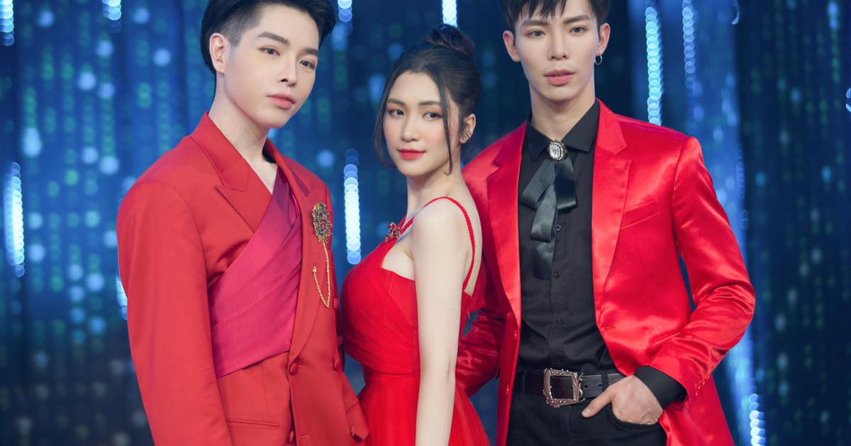 Hòa Minzy quên lời ca khúc ‘hit’ của chính mình