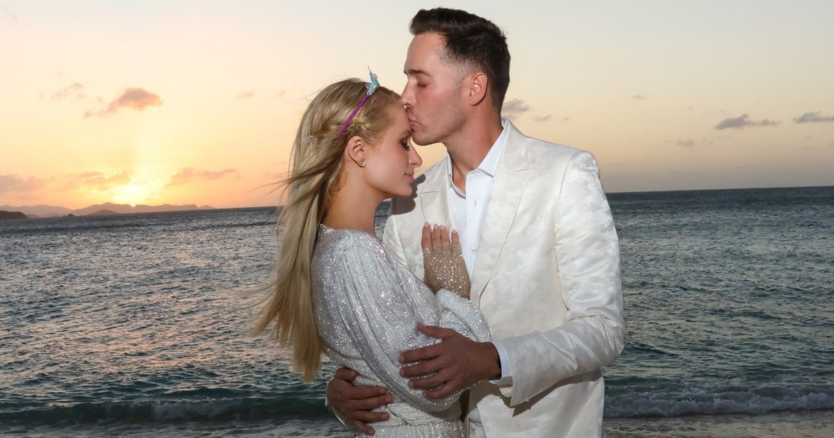 'Nữ hoàng thị phi' Paris Hilton bất ngờ đính hôn