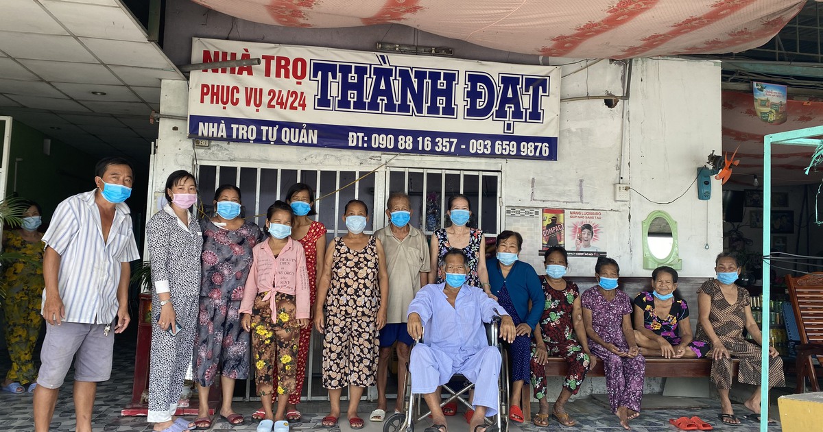 Xóm trọ nghèo cố trụ mùa Covid-19: Nghĩa tình Tây Đô 'tiếp sức' bệnh nhân chạy thận