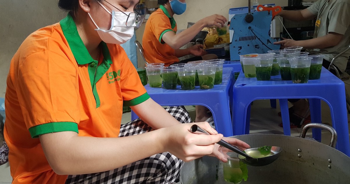 “Bữa cơm 0 đồng” ấm lòng người nghèo giữa mùa dịch