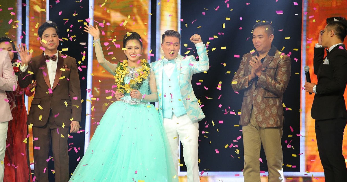 Học trò Đàm Vĩnh Hưng đăng quang 'Thần tượng Bolero' mùa 2