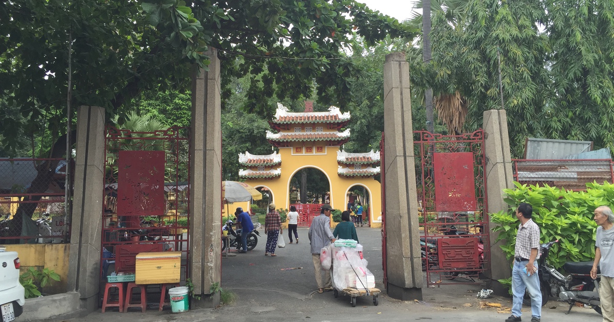 Di tích quốc gia Lăng Ông Bà Chiểu báo động xuống cấp